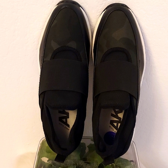 Womens Anne Klein Backdoor Camouflage Low-Top Mesh Sneaker - Picture 6 of 11